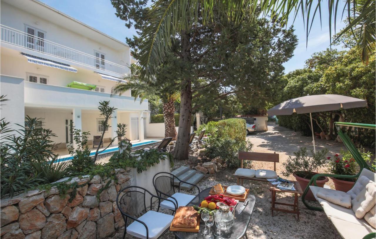 Beautiful Apartment In Makarska With 1 Bedrooms, Wifi And Heated Swimming Pool Exterior photo